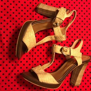 Wood Heels - Beige Straps Shoes